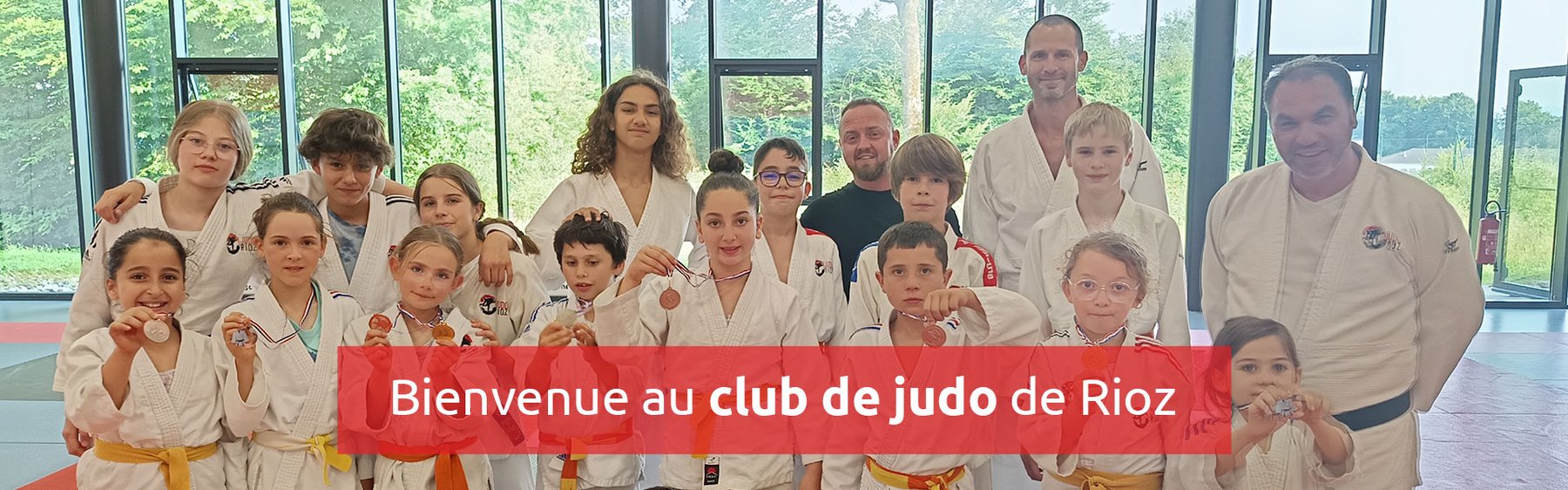 Judokas du club de Judo Rioz au dojo
